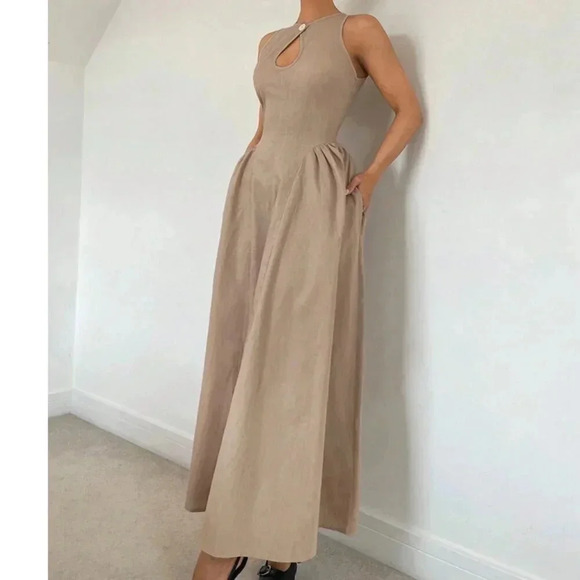 Hollow Front Cinched Waist A-Line Side Ruched Maxi Dress tan - Picture 3 of 7